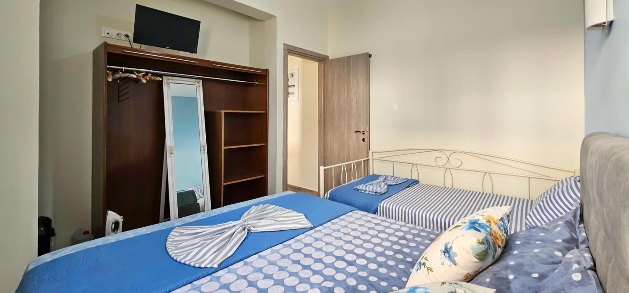 Hara Apartment In Front Of The Beach Paralia Katerinis Bagian luar foto